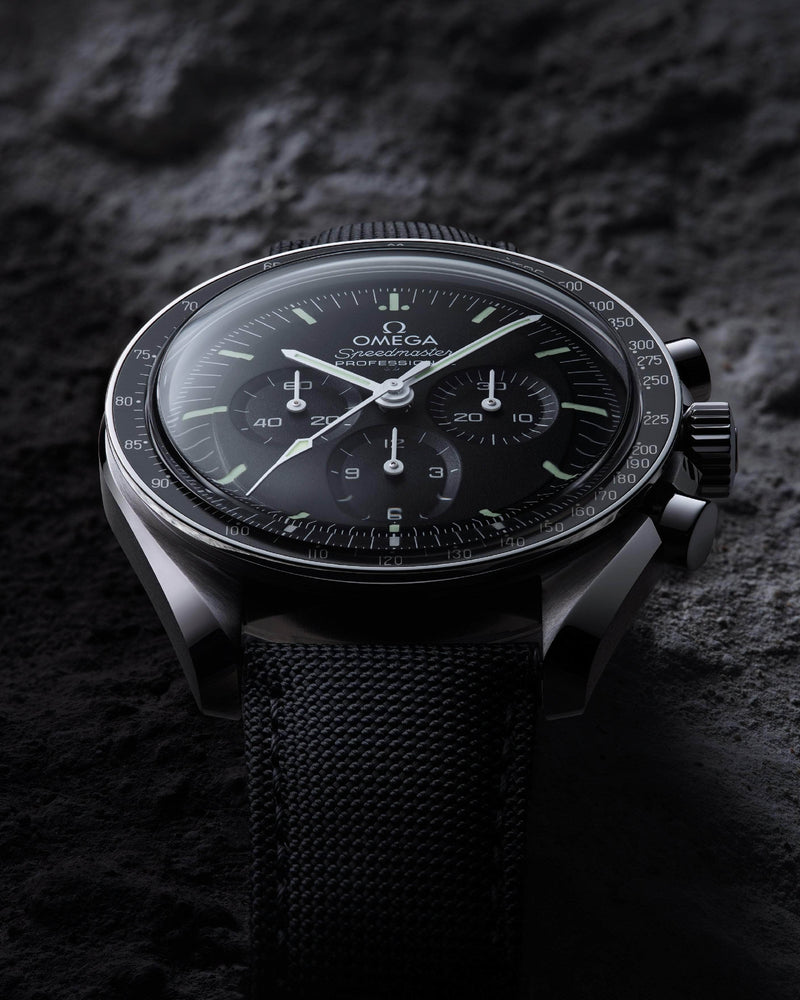 OMEGA Watch OMEGA Speedmaster Moonwatch Master Chronometer Professional Chronograph - Hesalite - 42 mm - Calibre 3861 - Nato Strap 310.32.42.50.01.001