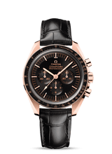 OMEGA Watch OMEGA Speedmaster Moonwatch Master Chronometer Professional Chronograph - SednaTM gold - 42 mm - Calibre 3861 - Leather Strap 310.63.42.50.01.001